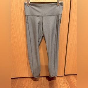 Women’s Under Armour Compression Legging Capris | Size M |